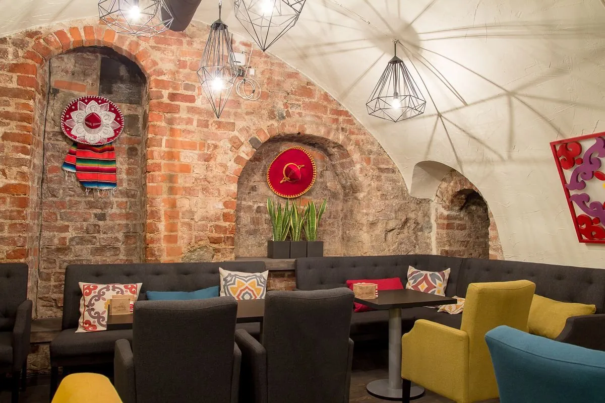 Agave's main room with brick vaults